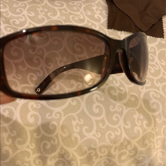 Brand New NWT Coach sunglasses 🕶.  With case - Picture 10 of 11